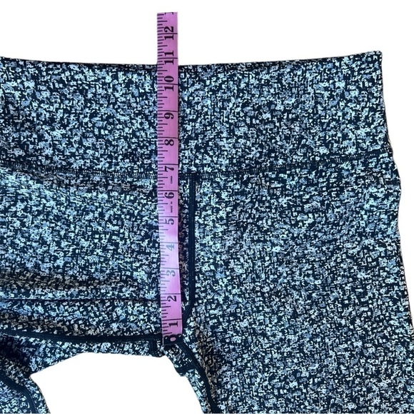 Zyia Active Women’s Soft ‘n Snug Black & White Mosaic Leggings, Size 12 - Picture 8 of 9